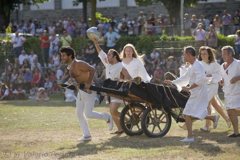 Corteggi e Palio della Campana