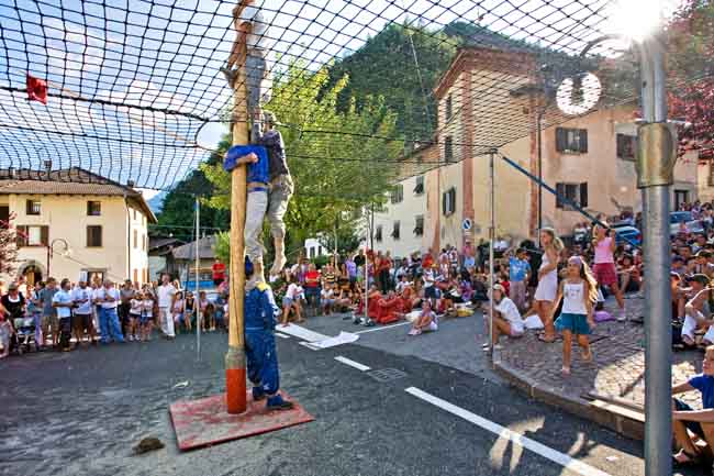 Palo della Cuccagna in Val di Ledro